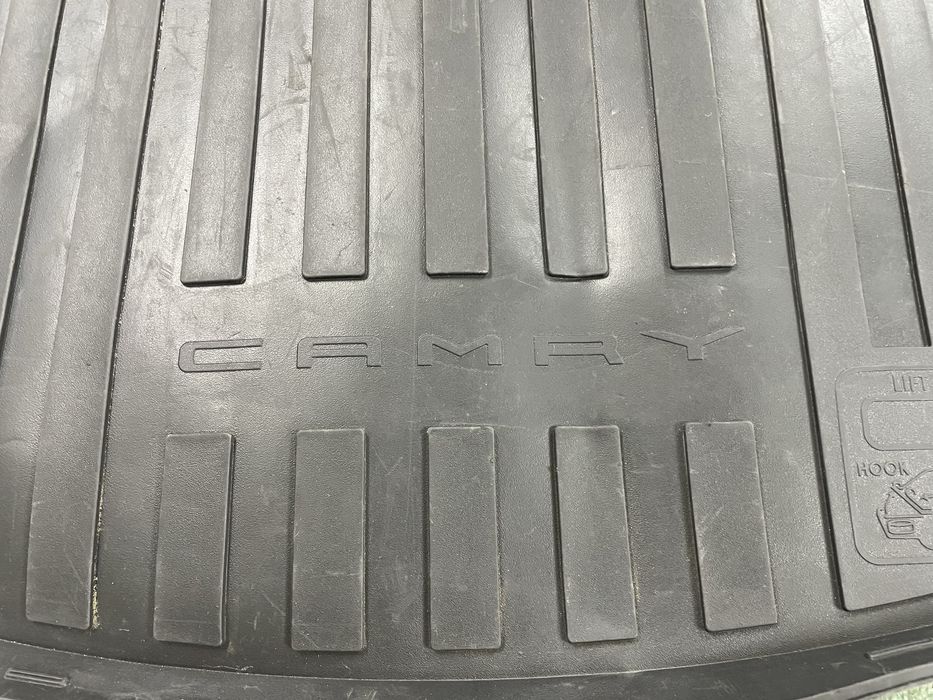 Коврик на Камри 70/75 оригинал!