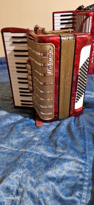 Vând acordeon Hohner
