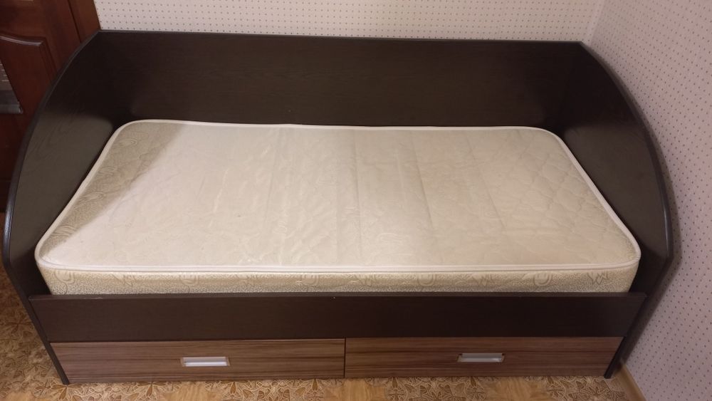 Продам кровать б/у