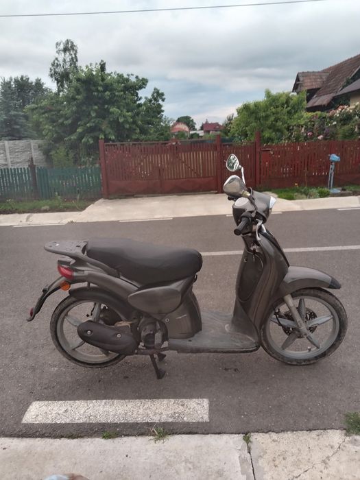 Vând sau schimb Aprilia