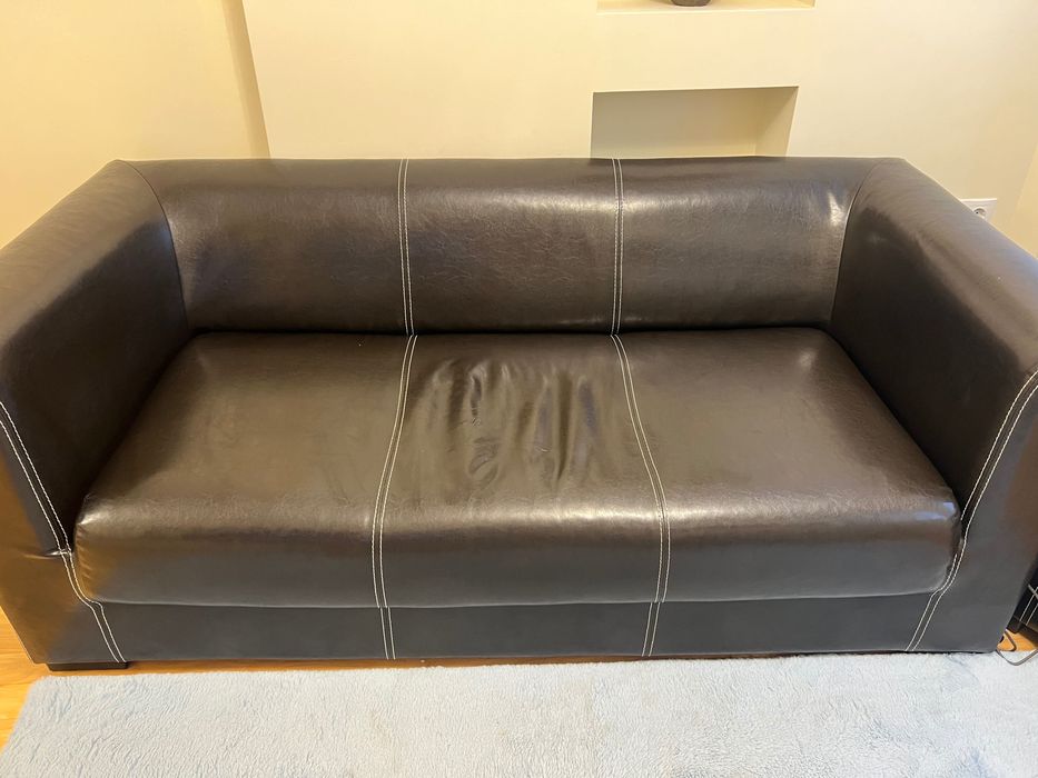 Кожен диван и единичен фотьойл