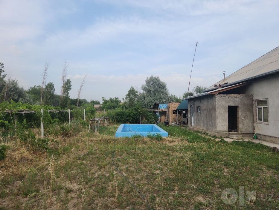 Продаётся дача у реки Ангрен