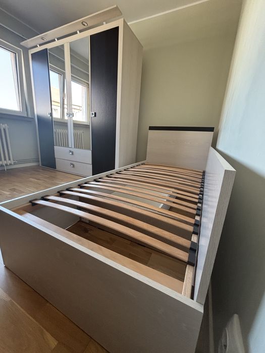 Vand  mobilier stare foarte buna