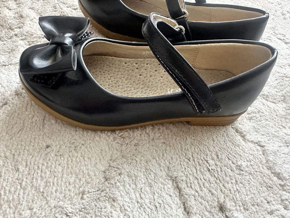 Туфли для девочек новые