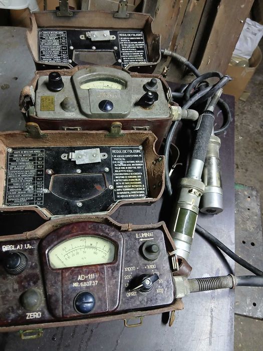 2 detectoare radioactivitate, Geiger Muller