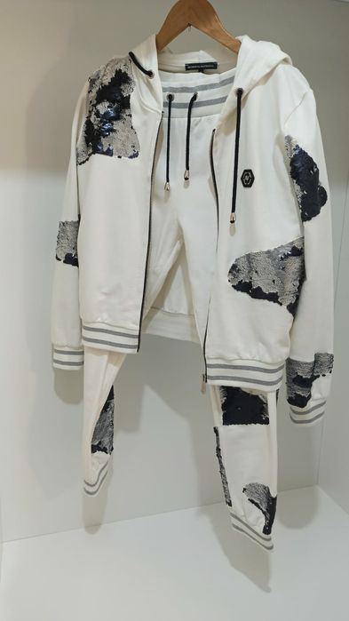 Модная женская одежда