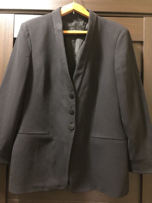 Пинджак женский черного цвета