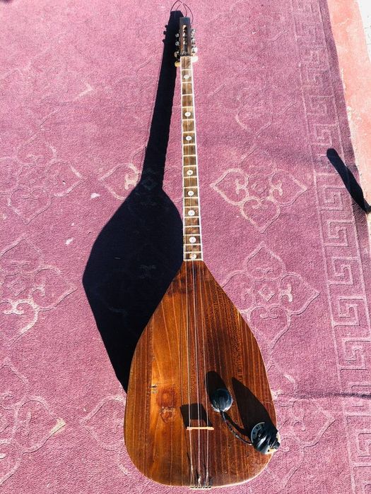 Oʻzbekcha soz  sotiladi