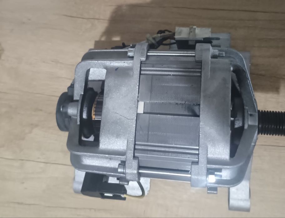 Vand motor masina de spalat Indesit