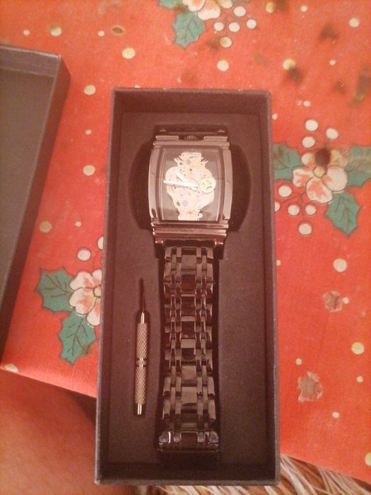 Часовник BINBOND