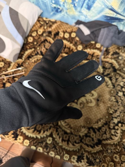 Перчатки Nike теплые