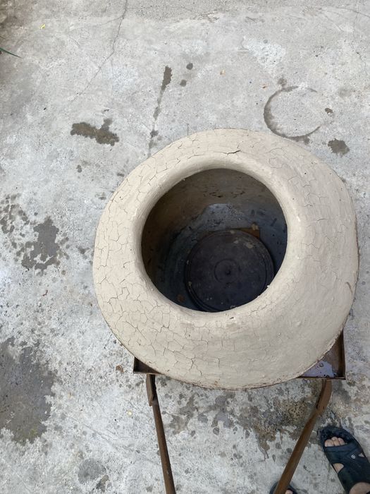 Тандир холати зор яхши холда тагига аравача урнатилган