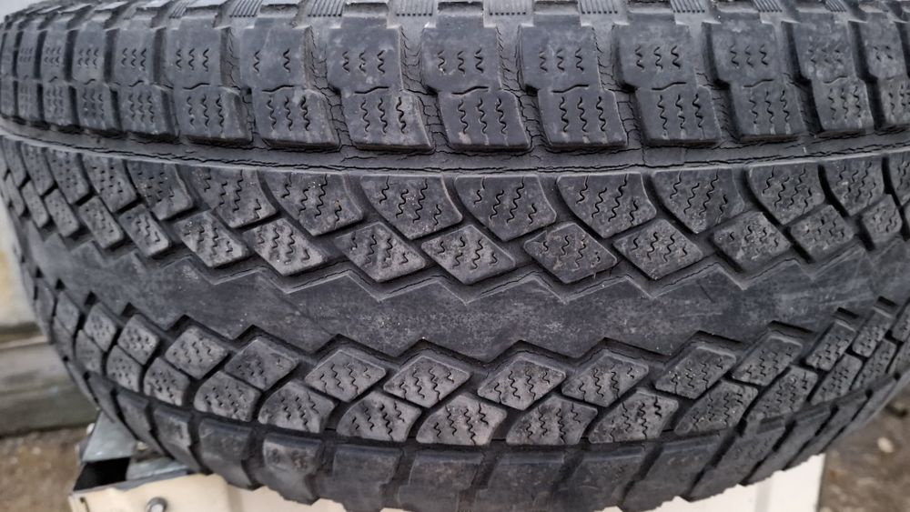 Продам два колеса  на R16