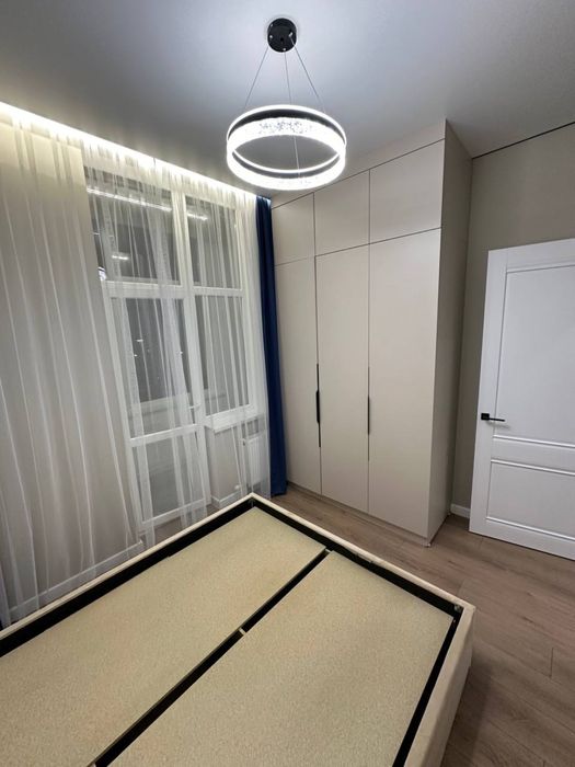 Двухспальная кровать