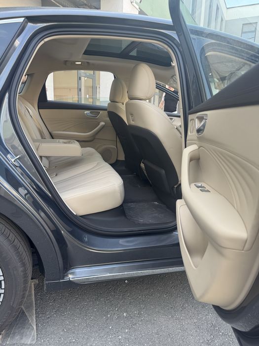 Roewe m7 premier