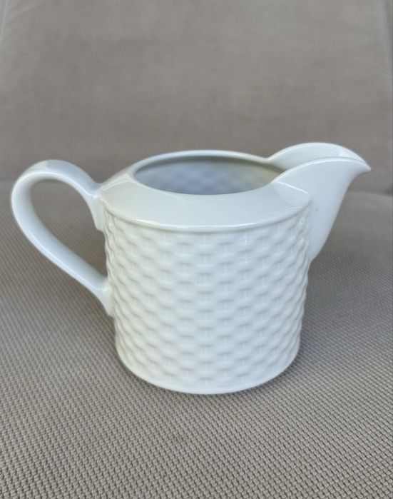 Превъзходна КАНИЧКА за мляко-БАВАРСКИ ПОРЦЕЛАН  Mitterteich- НОВА !!!