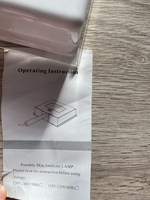 Lampa pentru analizarea pielii portabila