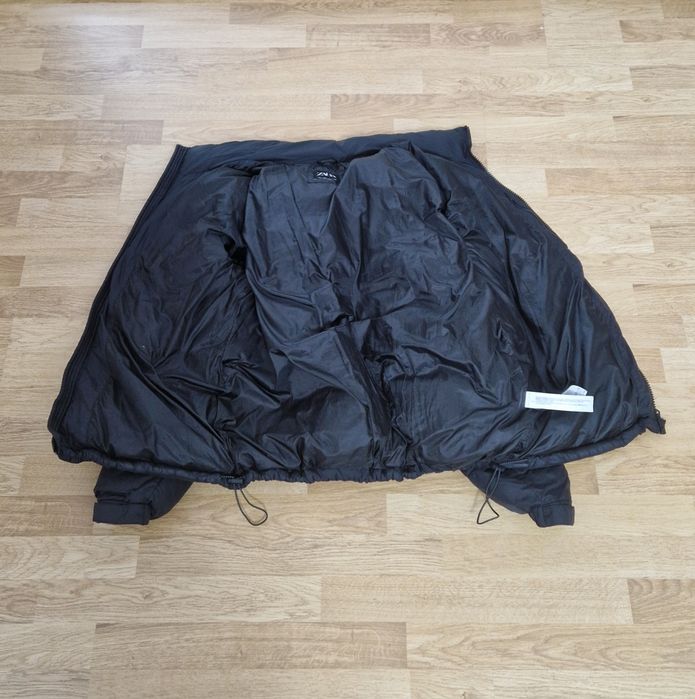 Jachetă Puffer Neagră Zara