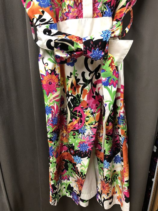 Дамска нова роклв