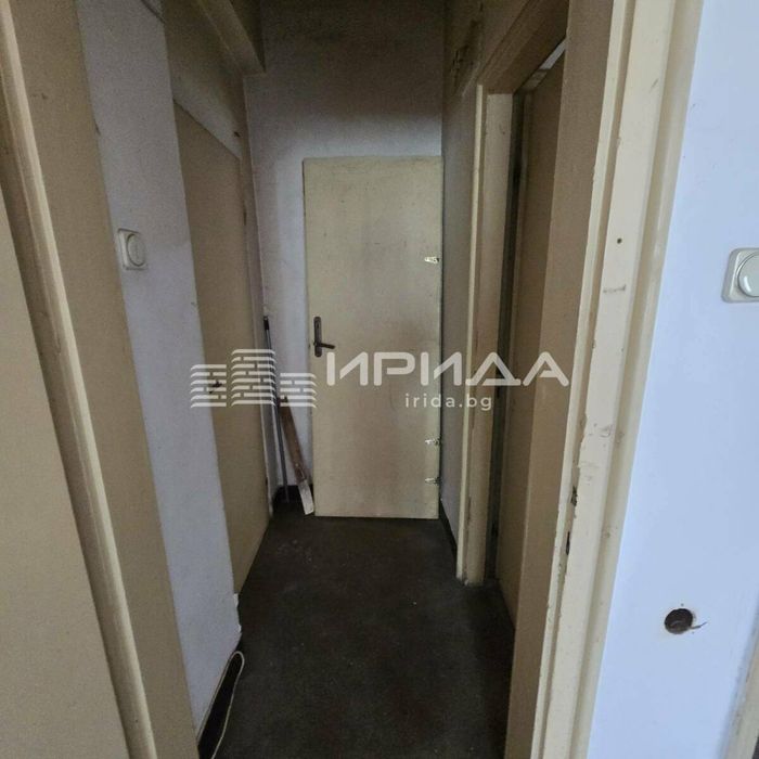 Тристаен апартамент в Банишора