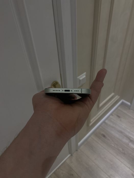 Iphone 12 yomkost 77%