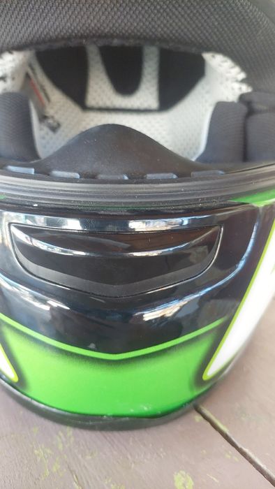 Продавам каска почти като нова