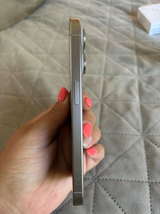Телефон Iphone 15 pro