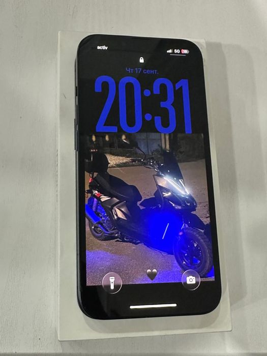 Продам Iphone 13