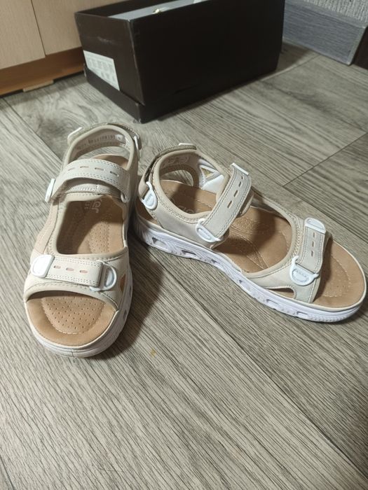 Продам летние спортивные сандали