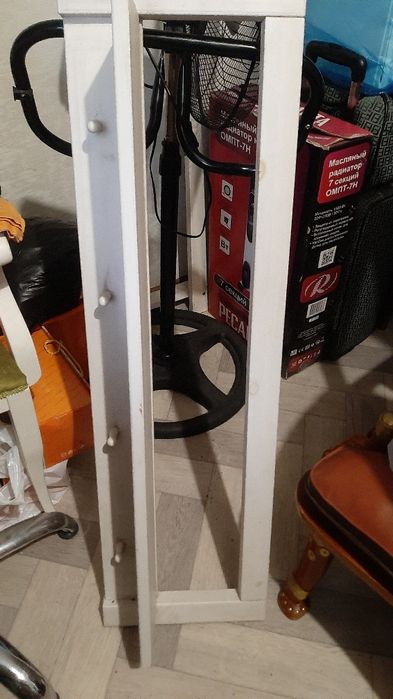 Продам вешалку дерево Nikos