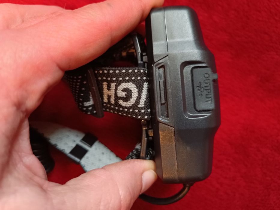 Lanterna de cap pentru pescuit.