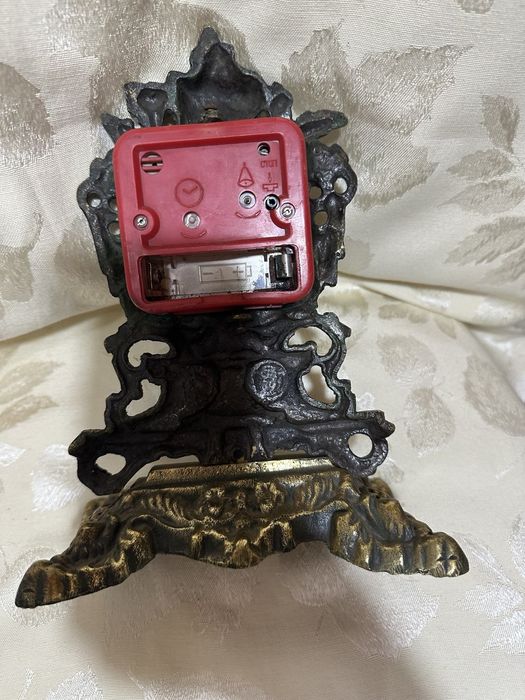 Продаётся каминные часы