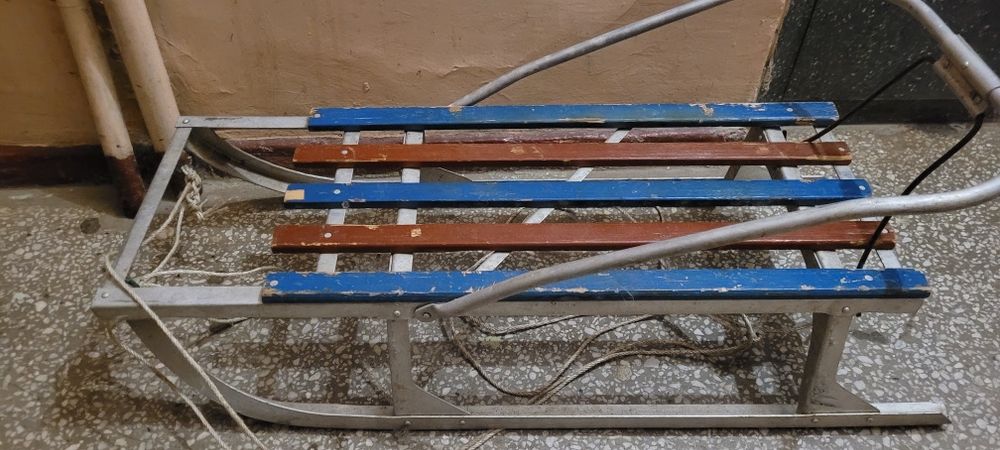 Продам Санки б/у.