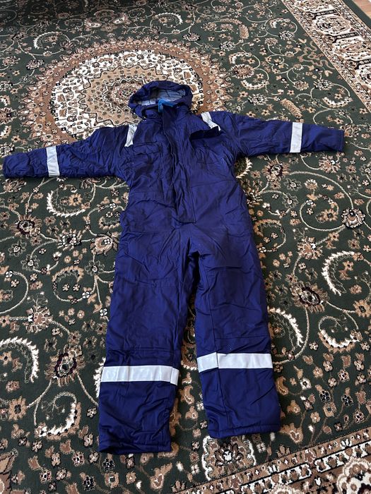 Продам спец одежду (новая)