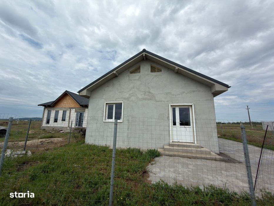 Casa de vanzare, 80 mp, Izvorul Rece