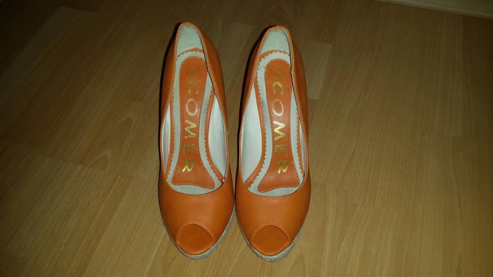 Vând pantofi damă piele măr 38