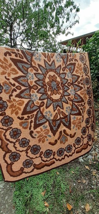 Продавам вълнени одеала 8броя.