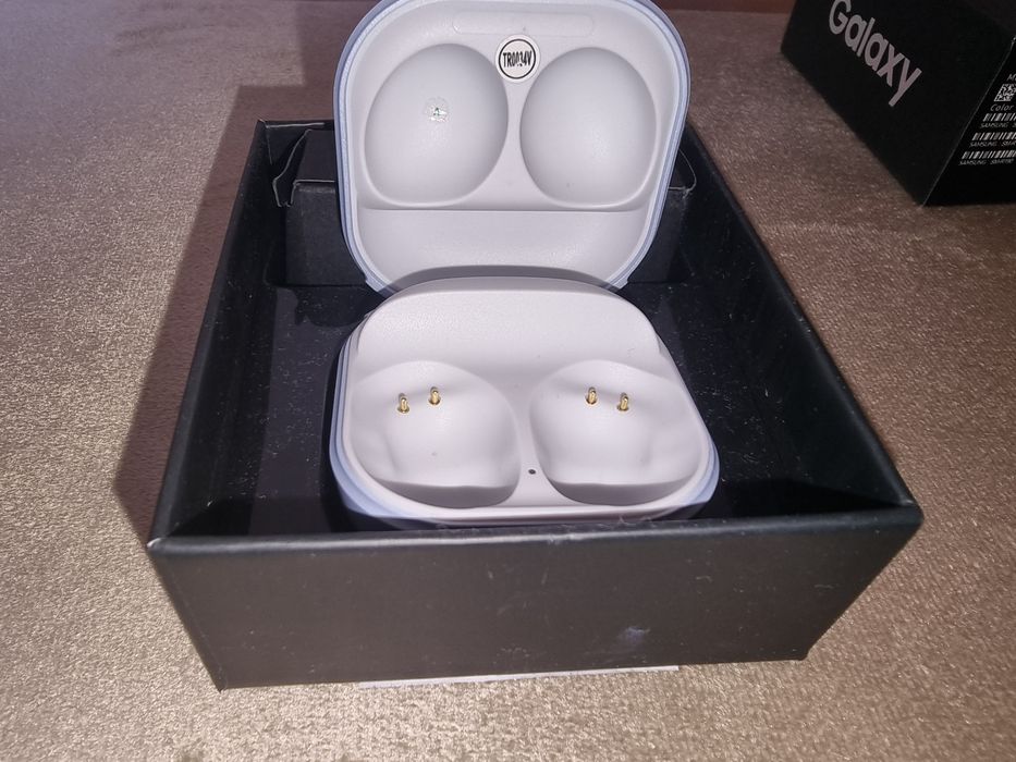 Кутийка за слушалки Samsung buds pro