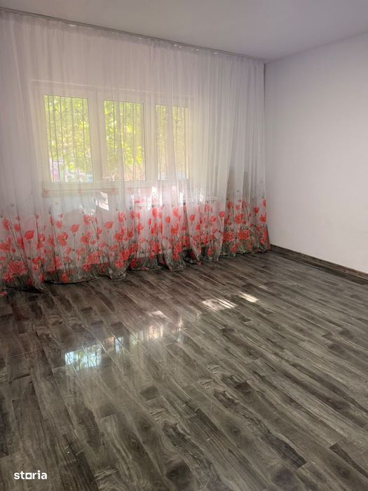 Apartament 4 camere zona Vitan Cazare Salariati