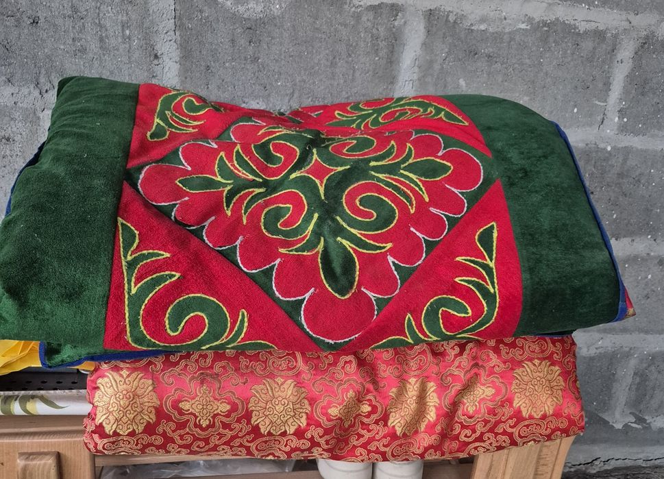 Продам две корпе