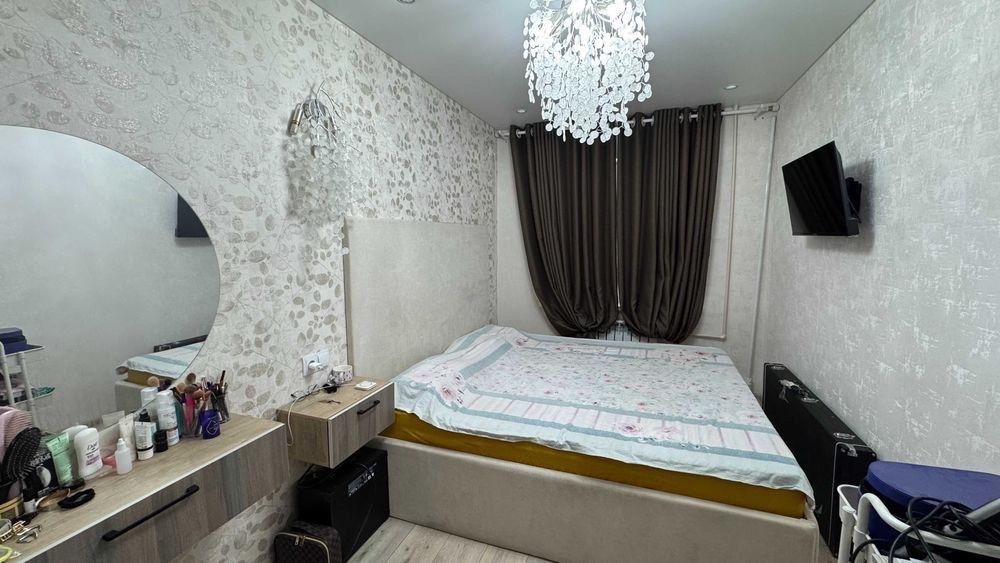 Продаётся квартира у метро Новза всего 1 минута пешком.