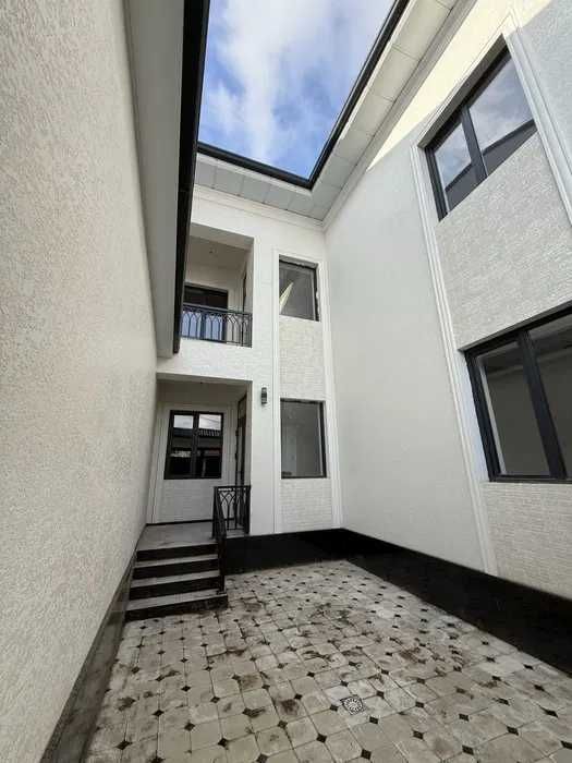 Коттедж в городе - 5 комнатный, Ор-р: Сергели КИА Автосалон