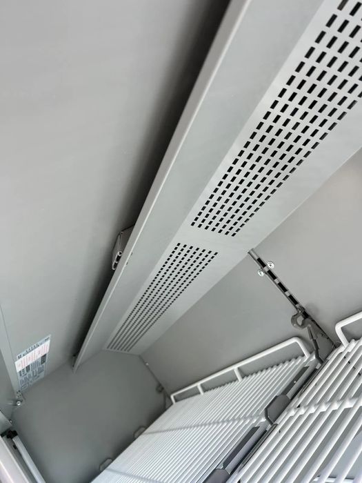 Vitrina frigorifica verticala pentru congelate