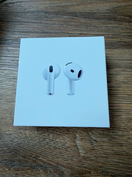 Продаю Airpods 4