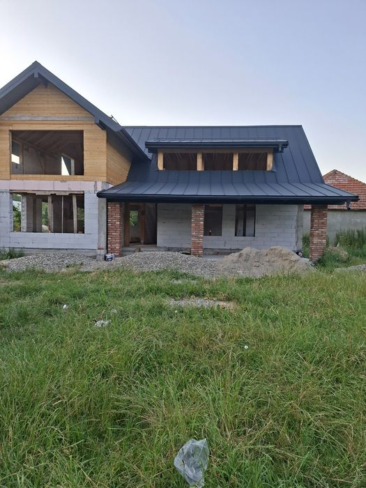 Vand / schimb cu auto casa  la tara