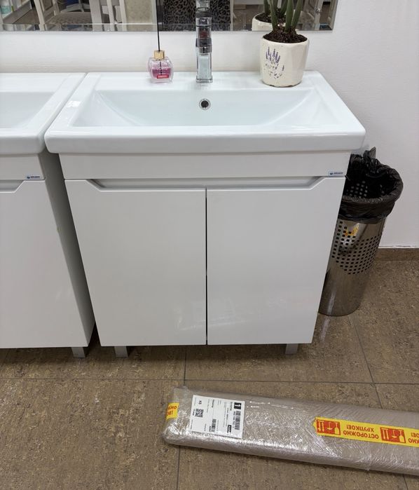 Раковина с тумбой