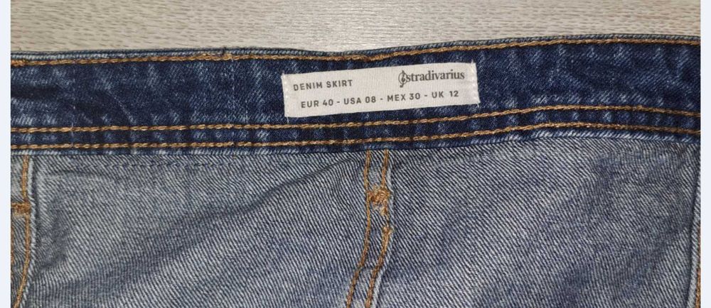 fusta blugi Stradivarius