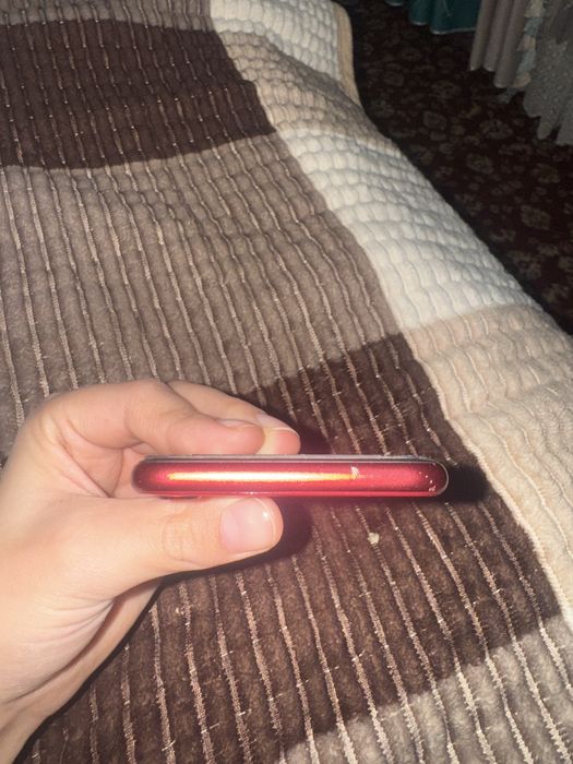 iPhone se2020 на 64гб