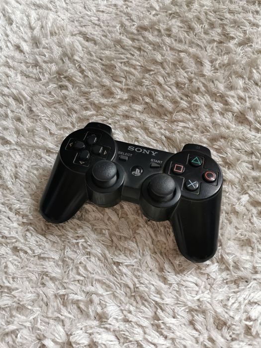Sony Playstation 3 +17 игри +5 контролера