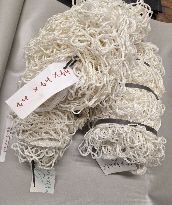 Plasă de fân pentru cai